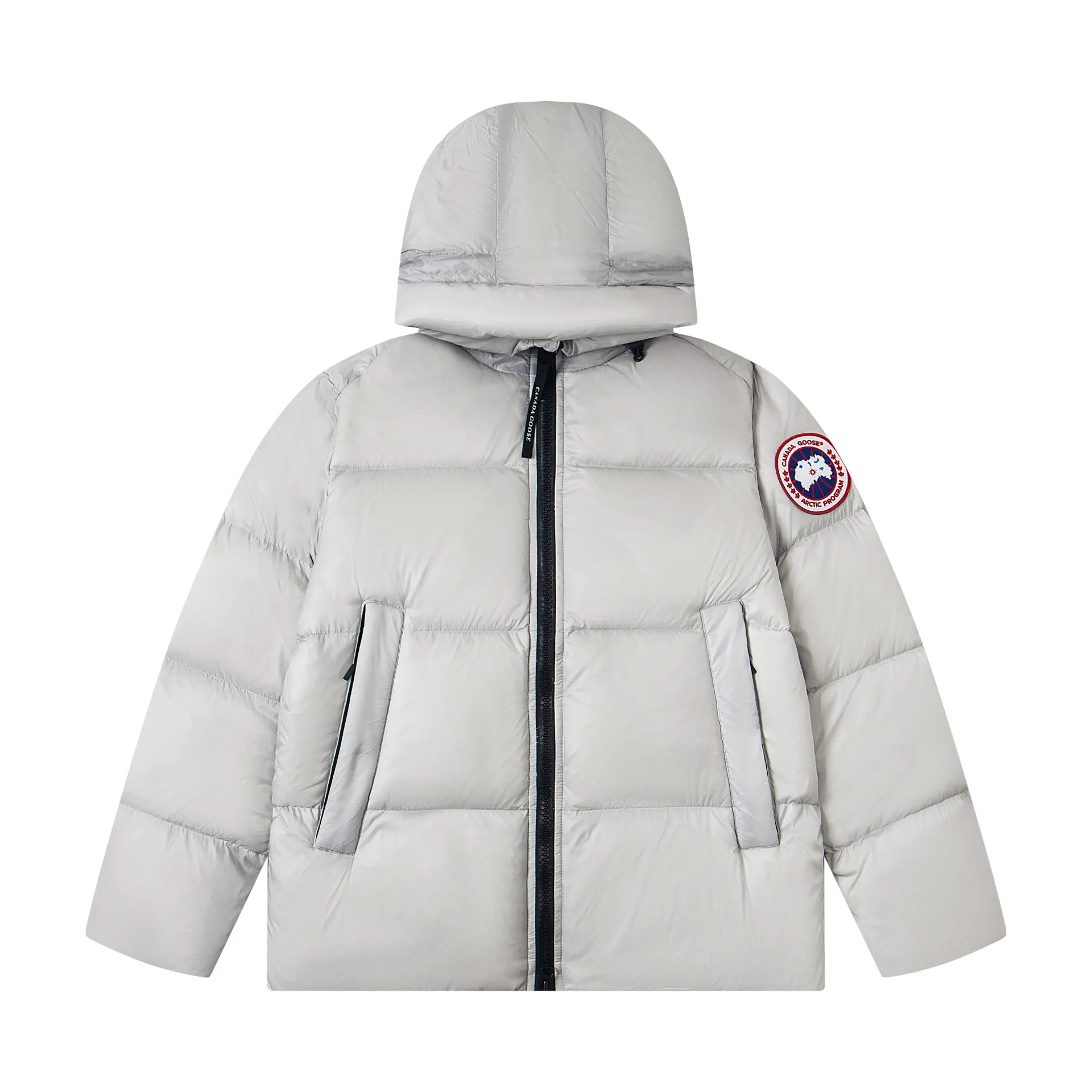 P790 model number: G122 Canada Goose's new Crofton series of lightweight couple's hooded down jacket 1️⃣The fabric is made of recycled Feather-Light tear-resistant fabric, which is ultra-light and has no sense of weight on the upper body. The unique black label highlights the temperament. The interior is filled with white duck down, making the upper body very light and comfortable! 2️⃣It is very youthful and energetic, and can be easily worn by both men and women. It is very in line with the fashion aesthetic concepts of today's young people! 3️⃣ Full set of customized accessories, complete with three standards, same style for men and women, a must-have for couples Color: Picture color Size: S, M, L, XL